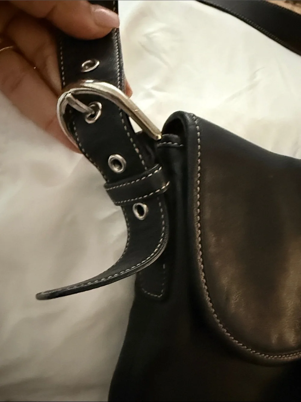 COACH ViNTAGE 2004 Black SOHoLeather crossbody buckle flat hobo bag N D04S-9480 - Picture 3 of 9